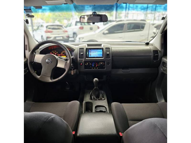 NISSAN - FRONTIER - 2013/2013 - Prata - Sob Consulta