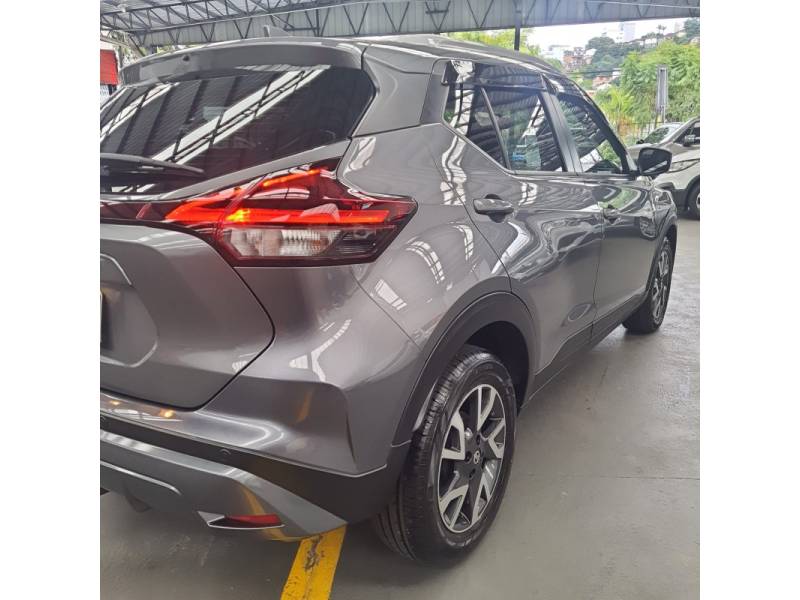 NISSAN - KICKS - 2022/2022 - Cinza - Sob Consulta