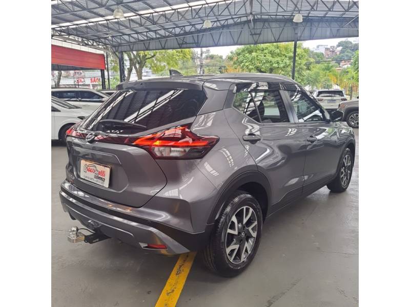 NISSAN - KICKS - 2022/2022 - Cinza - Sob Consulta