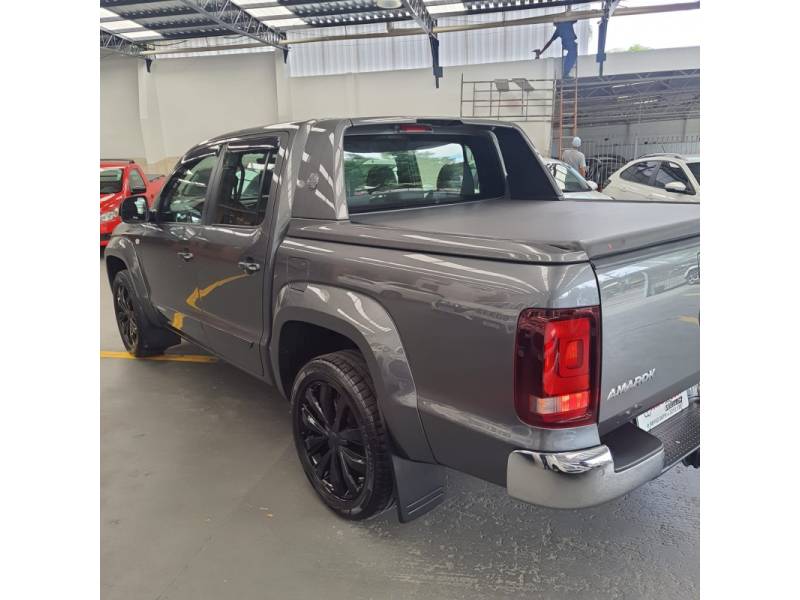 VOLKSWAGEN - AMAROK - 2018/2019 - Cinza - Sob Consulta