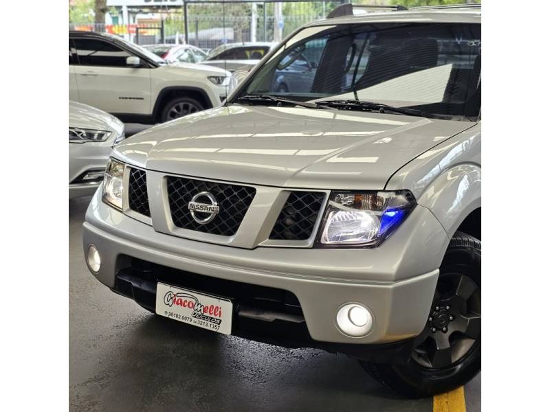 NISSAN - FRONTIER - 2013/2013 - Prata - Sob Consulta