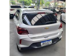 CHEVROLET - ONIX - 2022/2023 - Prata - Sob Consulta