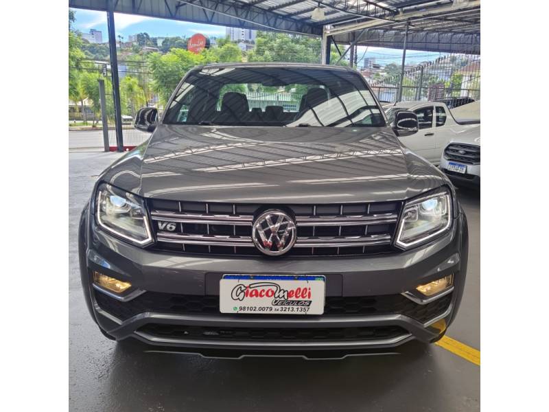 VOLKSWAGEN - AMAROK - 2018/2019 - Cinza - Sob Consulta
