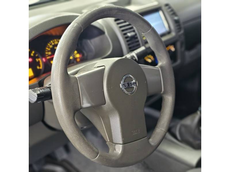 NISSAN - FRONTIER - 2013/2013 - Prata - Sob Consulta