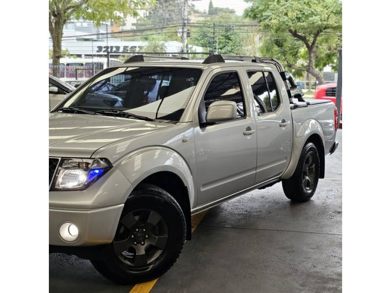 NISSAN - FRONTIER - 2013/2013 - Prata - Sob Consulta